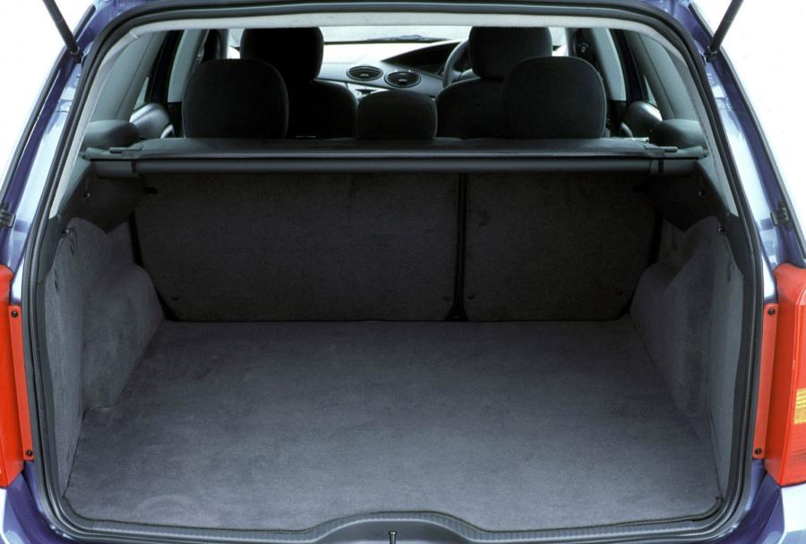  Ford Focus Wagon 1999 года  (фото 72 из 75)